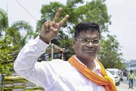 ফলতা তে লক্ষাধিক ভোটে জয়ী হলেন বিজেপি প্রার্থী